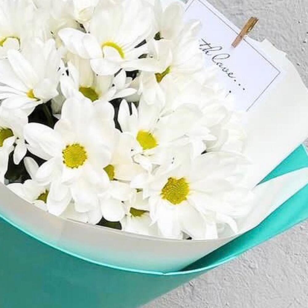 Букет с кустовой хризантемой-ромашкой