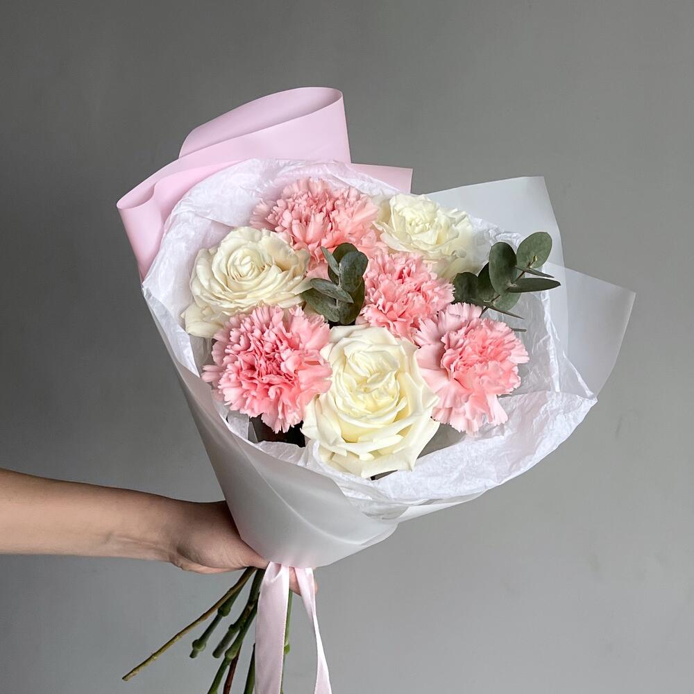 Розы Эквадор, диантус и эвкалипт